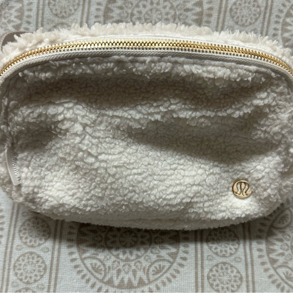Lululemon 1L Everywhere cozy fleece Cream